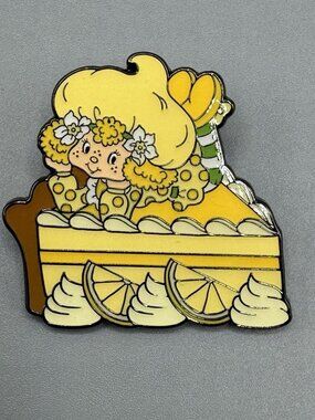 Loungefly Strawberry Shortcake LEMON MERINGUE Pie Blind Pin New Open